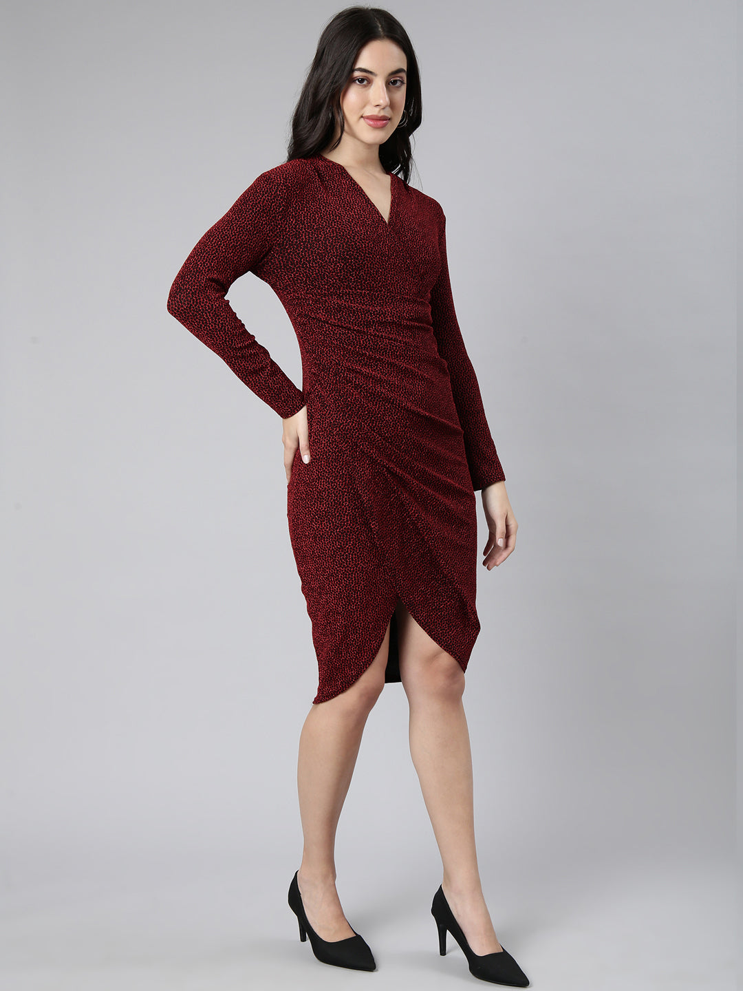 Women's Black Self Design V-Neck Long Sleeves Sheath Dress