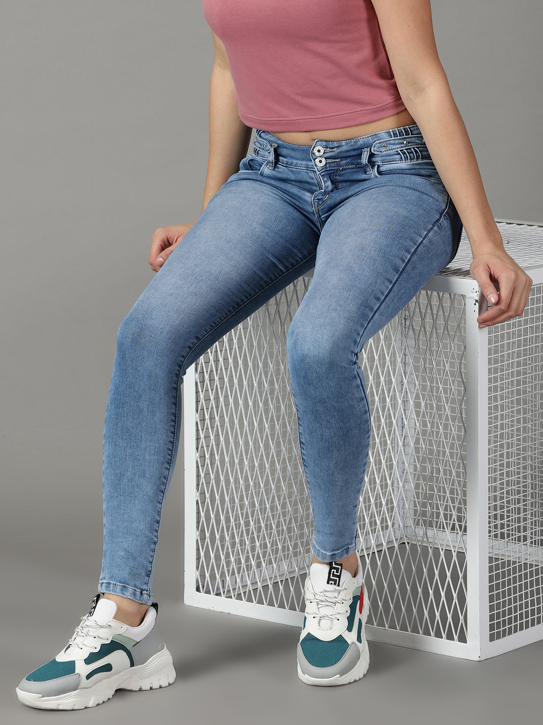 Women's Blue Skinny Fit High-Rise Light Fade Stretchable Jeans