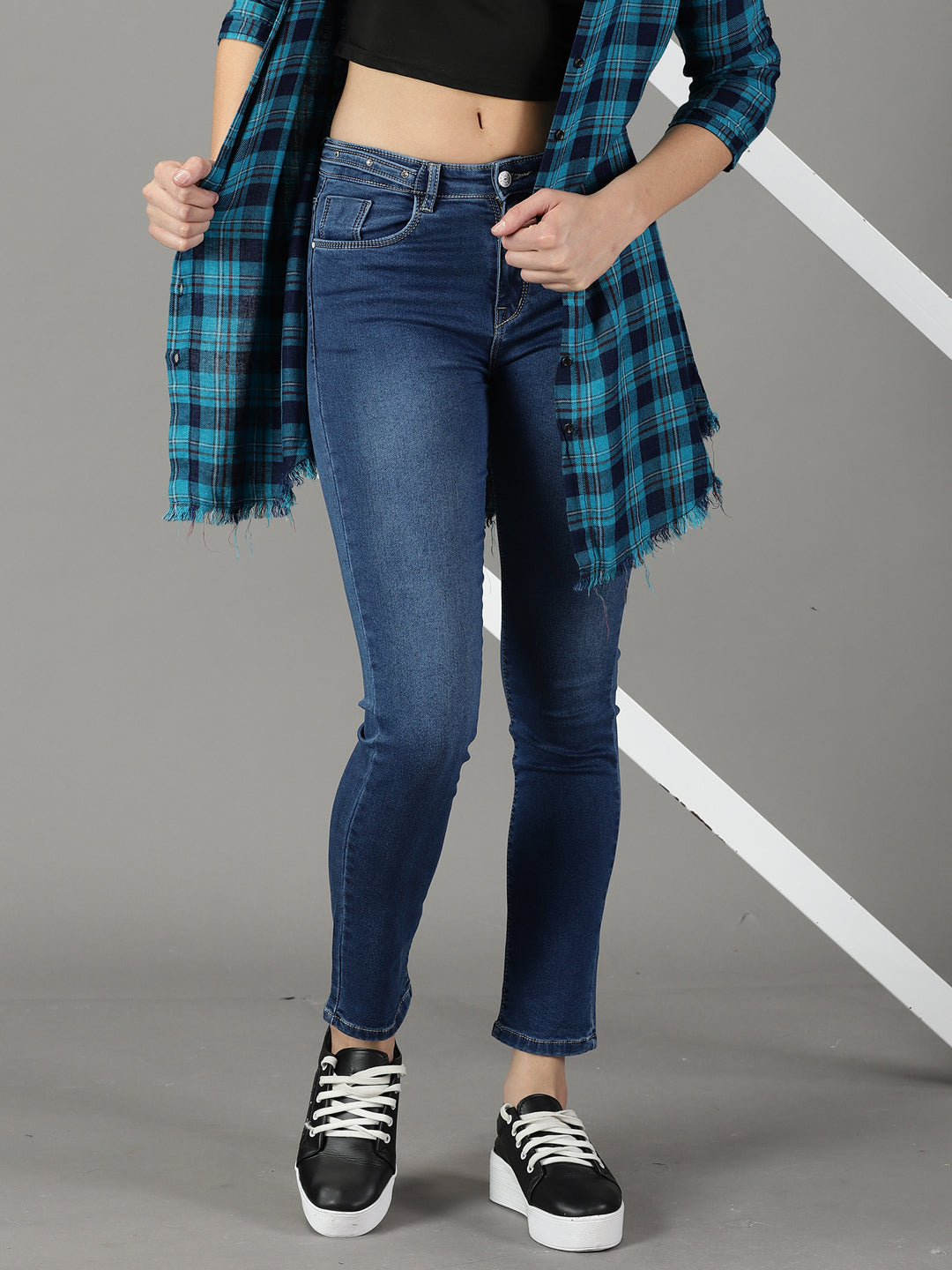 Women's Navy Blue Light Fade Acid Wash Stretchable Low-Rise Cotton Jeans