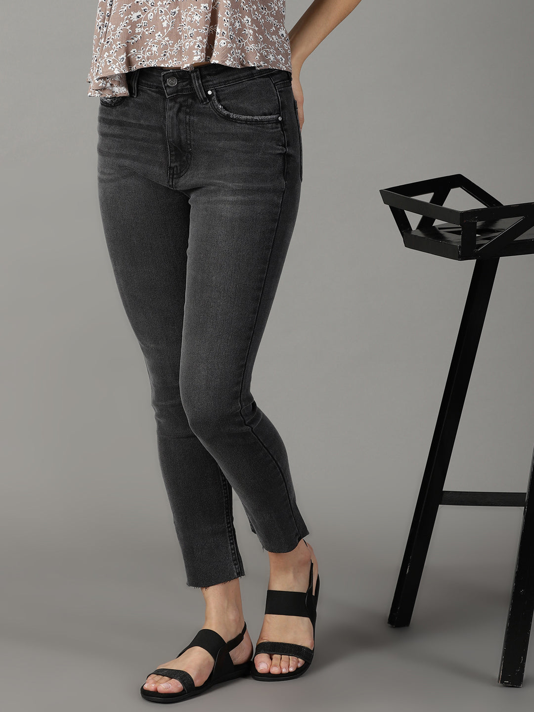 Women's Grey Slim Fit High-Rise Light Fade Stretchable Jeans
