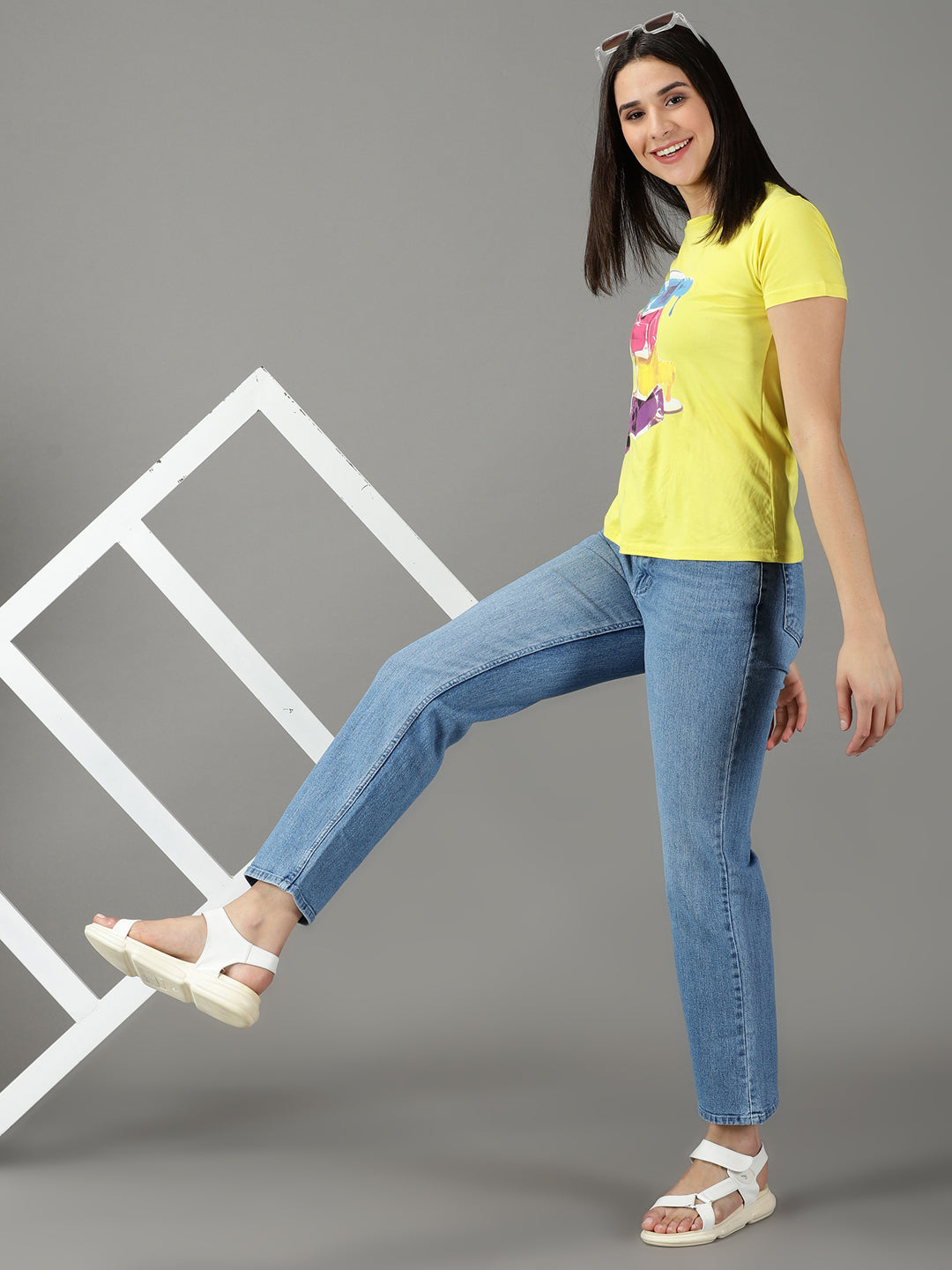 Women's Blue Straight Fit High-Rise Light Fade Acid Wash Stretchable Jeans