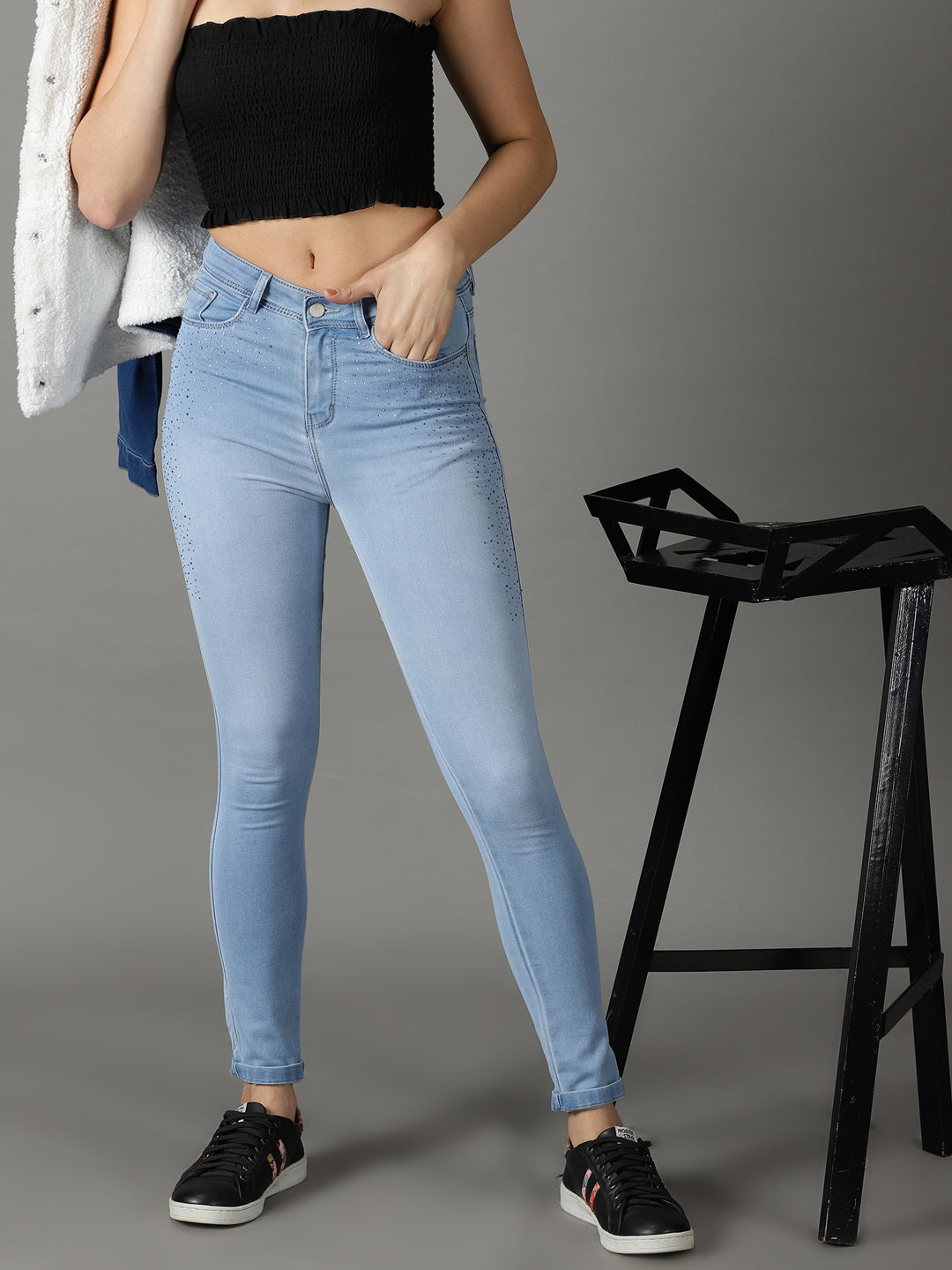 Women's Blue Slim Fit Low -Rise Light Fade Stretchable Cotton Jeans